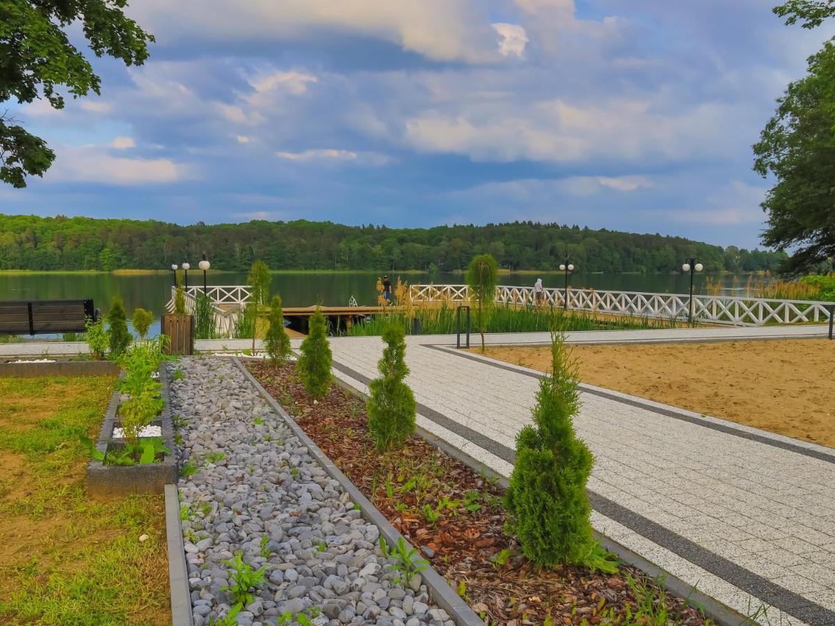 Szmaragdowy Nad Jeziorem Juno W Mragowie