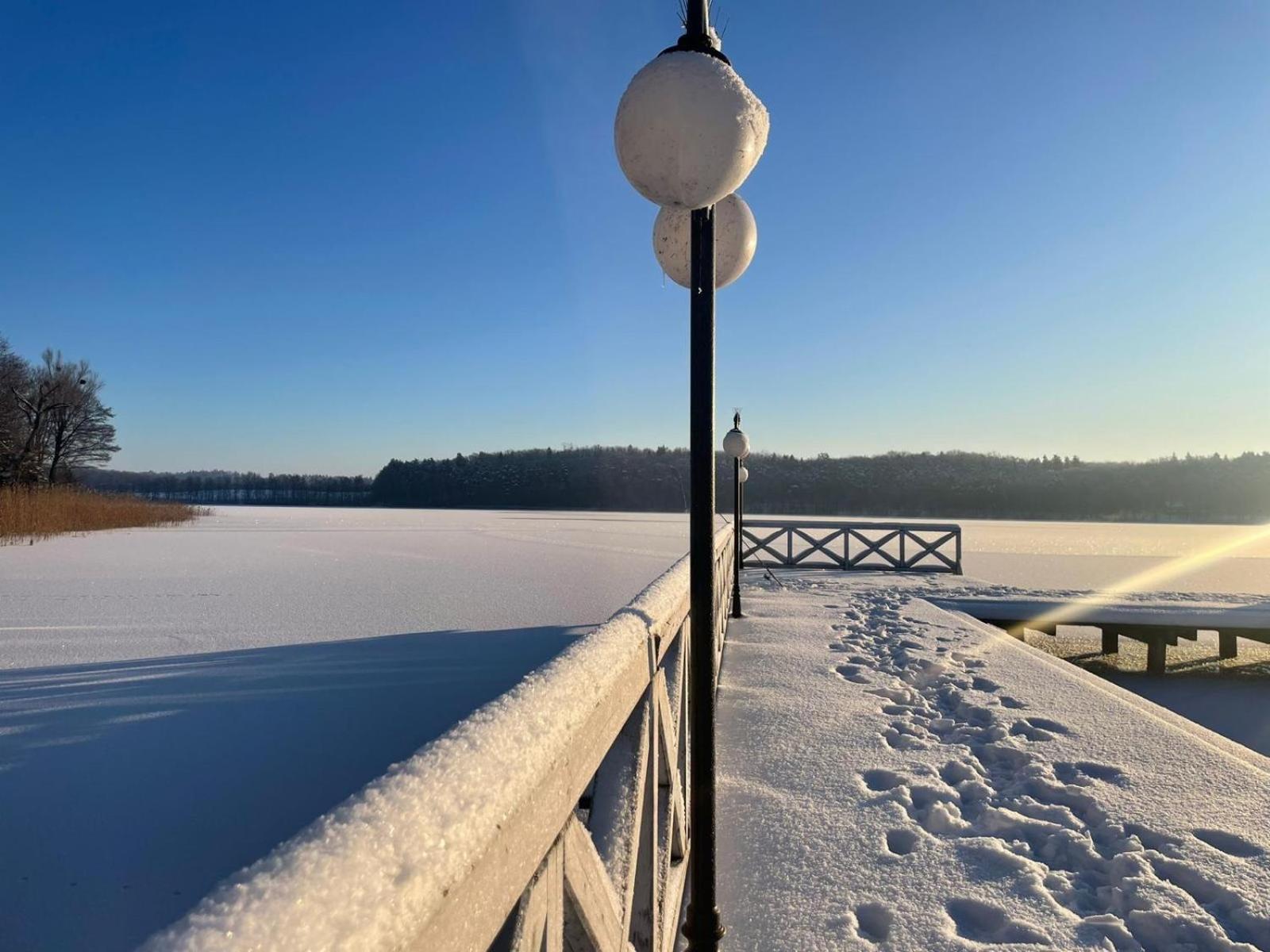Szmaragdowy Nad Jeziorem Juno W Mragowie